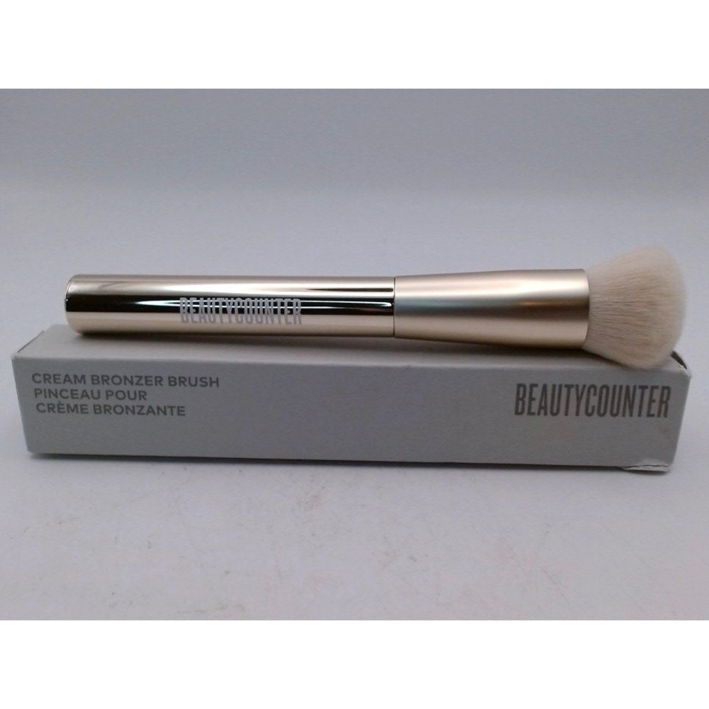 Beauty Counter- Cream Bronzer Brush, BRAND NEW IN BOX